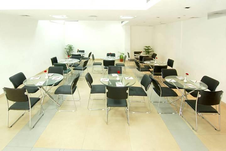 White Lotus Hotel Gurgaon Eksteriør billede