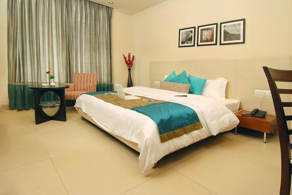 White Lotus Hotel Gurgaon Eksteriør billede